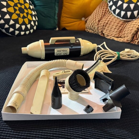 Metro Data-Vac MDV-1 Computer Tech DataVac Vacuum with Accessories, Circa 1980 - Picture 10 of 14